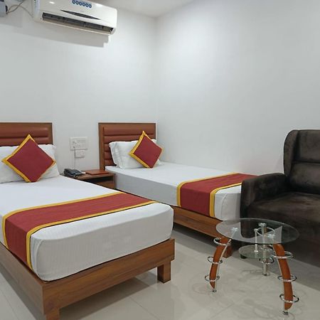 Hotel Executive Inn Hailakandi Ngoại thất bức ảnh