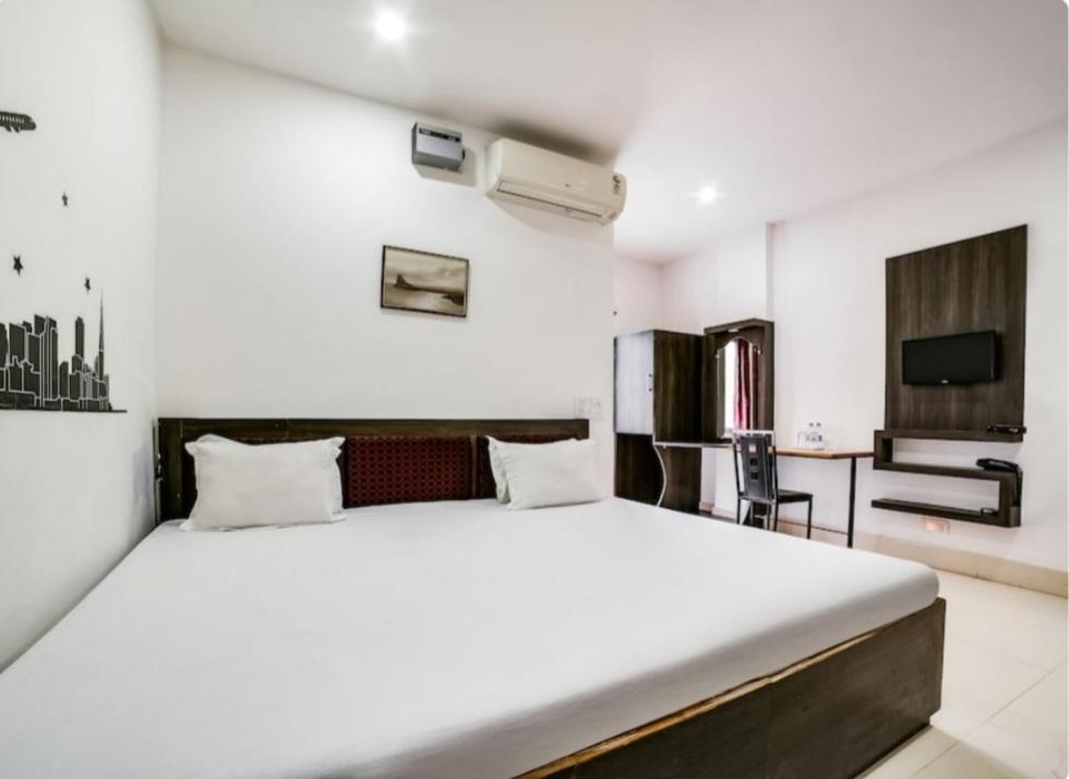 Hotel Executive Inn Hailakandi Ngoại thất bức ảnh