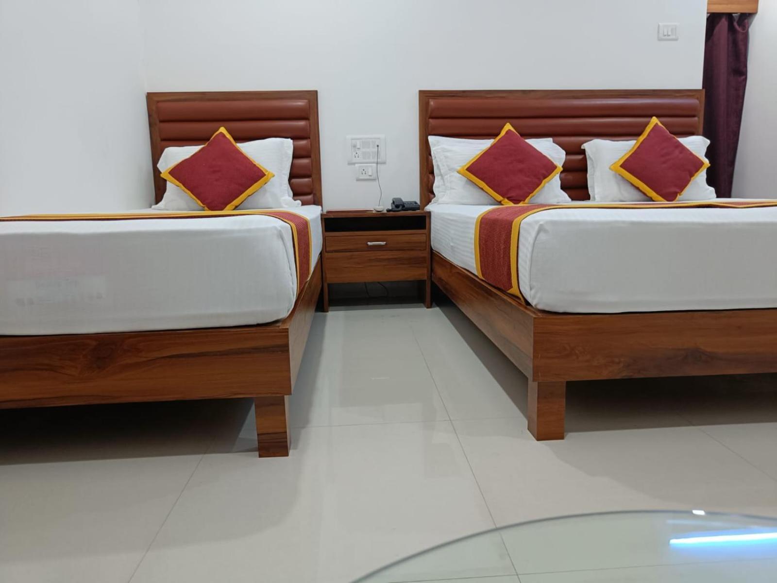 Hotel Executive Inn Hailakandi Ngoại thất bức ảnh