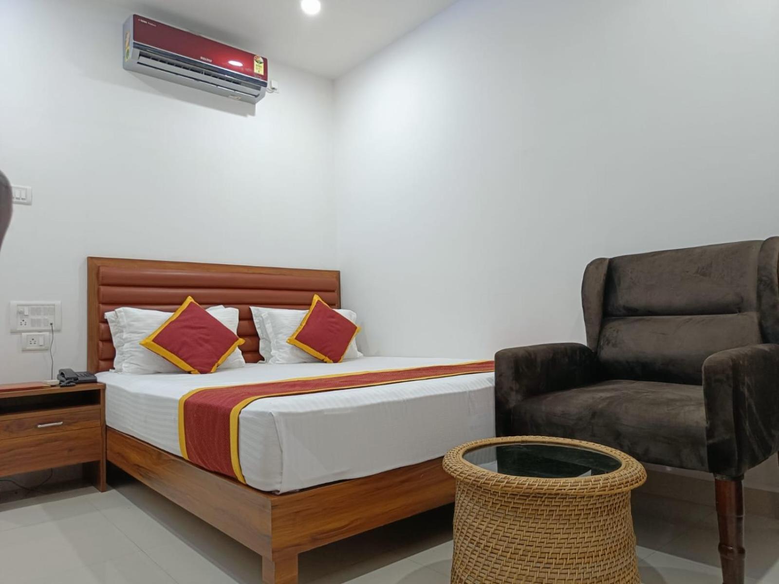 Hotel Executive Inn Hailakandi Ngoại thất bức ảnh