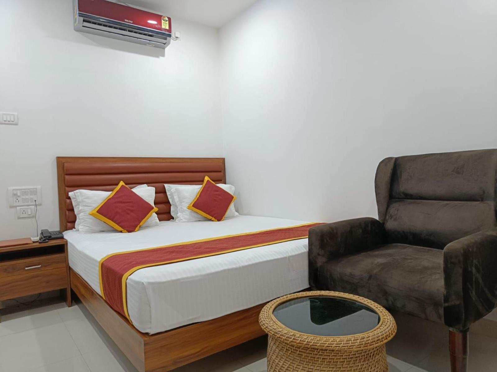 Hotel Executive Inn Hailakandi Ngoại thất bức ảnh