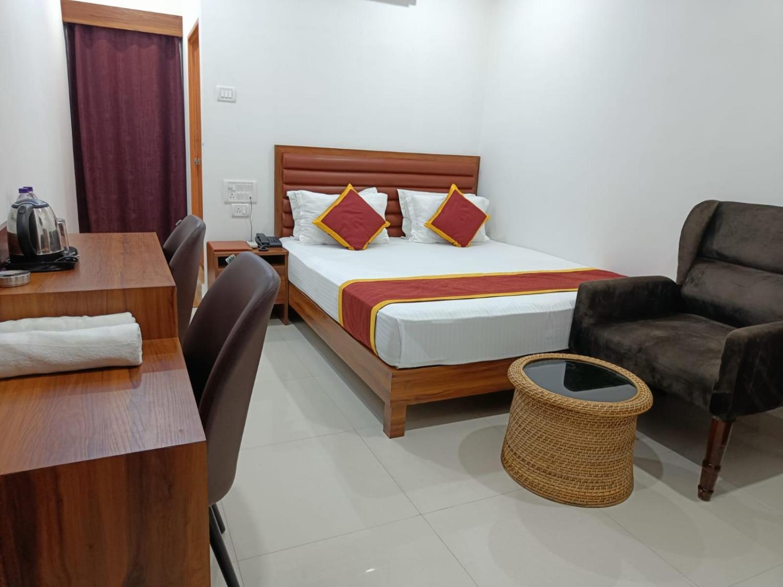 Hotel Executive Inn Hailakandi Ngoại thất bức ảnh