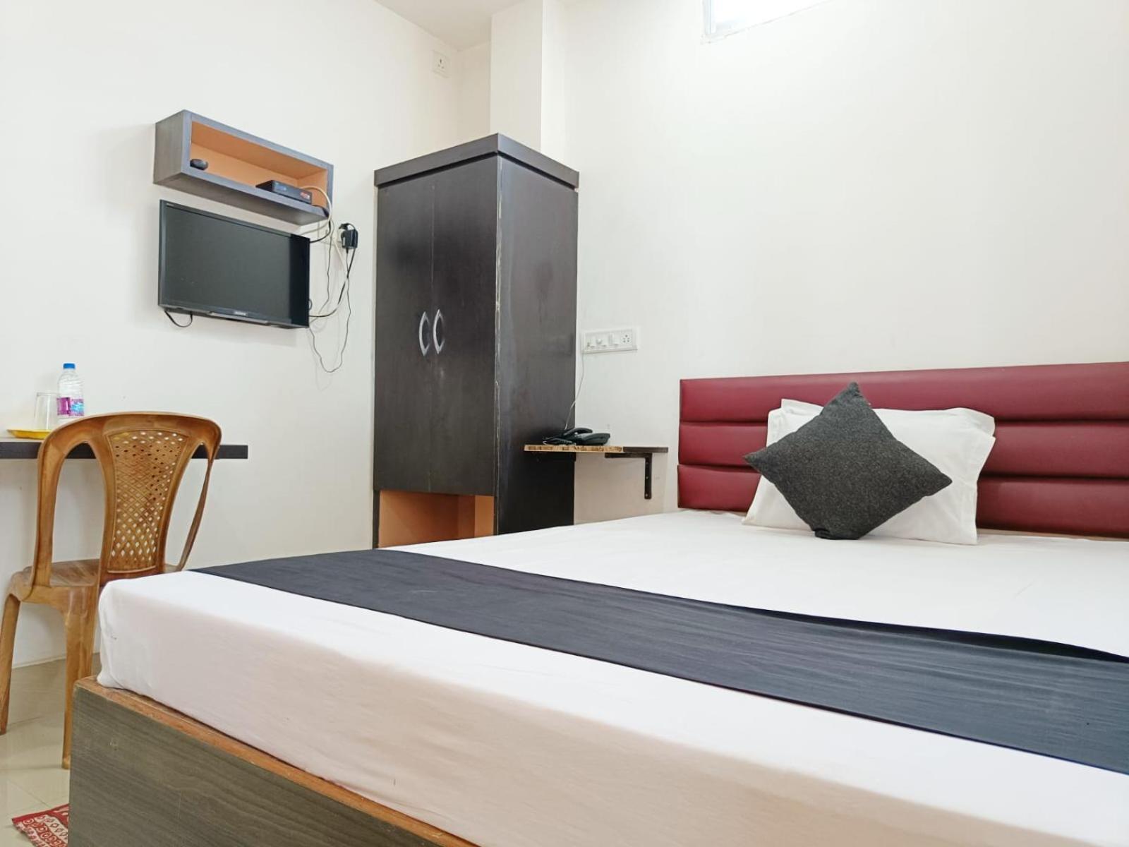Hotel Executive Inn Hailakandi Ngoại thất bức ảnh